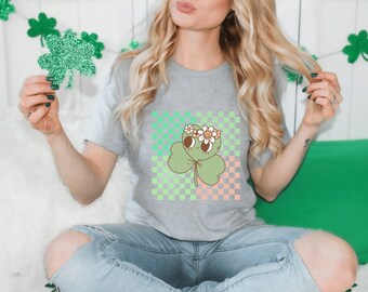 Niedliches St. Patricks Shirt - Kleeblatt-T-Shirt - Niedliches St. Patricks-Outfit - Patricks Day irisches Hemd - glückliches grünes Hemd