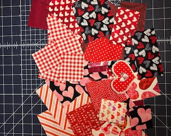 Cotton Scrap Fabric 1.5oz Bundle / Love Heart Theme /Great For Kinusaiga / Crafting Fabric / Crumb Quilting / Sashiko / Kantha / Mini Piece