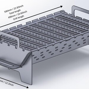 Op de afbeelding: Een zilveren metalen grill met een rechthoekig rooster en handvatten. De totale lengte is 580 mm, de grilllengte is 498 mm en de totale hoogte is 170 mm. De totale breedte is 220 mm.