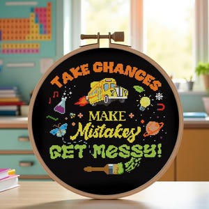 Corri dei rischi, commetti errori, sporcati - Punto croce "Scuolabus magico"