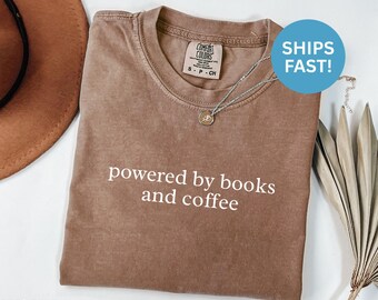 Camisetas Comfort Colors® para amantes de los libros, café, lector, ratón de biblioteca, regalo para ella, amante de los libros, introvertido y sarcástico.