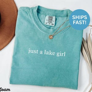 Lake Girl Shirt, Summer Graphic Tee, Cute Lake Life Top, Fun Boating Outfit, Retro Lake Vibes, Women's Lakeside Apparel, Fast Shipping