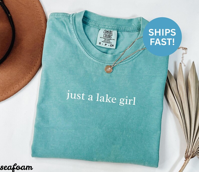 Lake Girl Shirt, Summer Graphic Tee, Cute Lake Life Top, Fun Boating Outfit, Retro Lake Vibes, Women's Lakeside Apparel, Fast Shipping