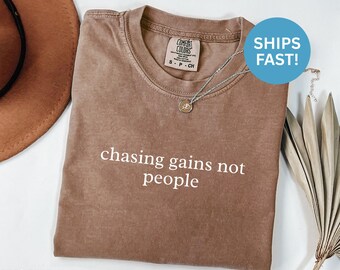 Shirt comfort Colors® Chasing Gains, T-shirt sportschool, workoutshirt, fitnessmotivatiecadeau, inspirerend tekstshirt, krachttraining