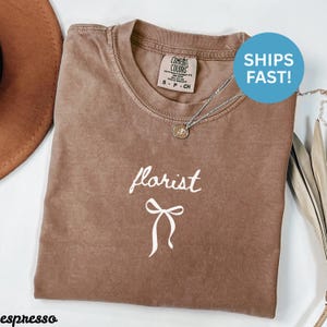 Camisa de florista Comfort Colors® Camisa de floristería Camisa botánica Camisa de regalo para amantes de las plantas Camisa de jardinería Camisa de regalo de florista Camisa floral