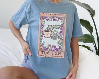 Camisa de tarot El té - Camiseta sarcástica Regalo amante del té Camisa de tarjeta de tarot Mystic Mama Tarot Deck Lindo Tarot Ropa de otoño para mujeres Camiseta divertida