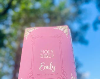 Biblia rosa personalizada: nombre personalizado, páginas con bordes dorados, Biblias con pestañas, lista para enviar, estudio bíblico