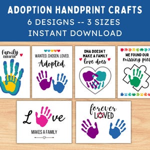 Könnte beinhalten: Sechs druckbare Handabdruck-Bastelvorlagen für Adoptionsankündigungen. Die Designs zeigen Handabdrücke in verschiedenen Farben und beinhalten Sätze wie "Familie für immer", "Adoptiert", "Liebe macht eine Familie" und "Für immer geliebt".