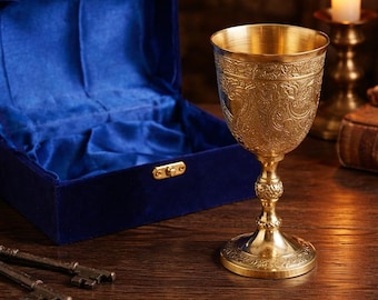 Cáliz de latón personalizado: Vaso grabado de estilo antiguo hecho a mano