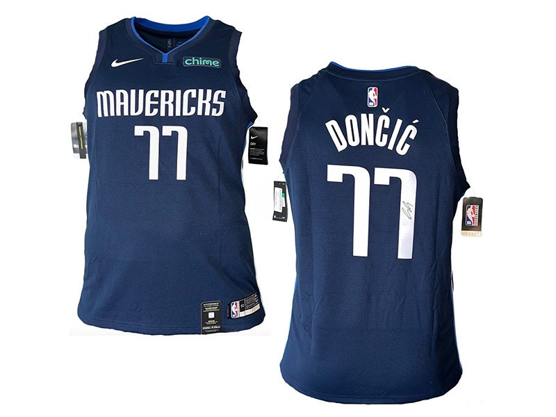 Nike Youth Dallas Mavericks Luka Doncic #77 Blue Cotton T-Shirt, Boys', XL