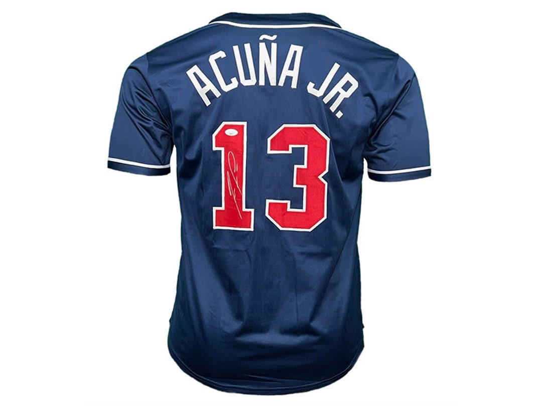 Camiseta de béisbol azul autografiada de Ronald Acuña estilo