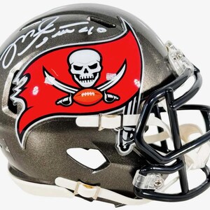 Mike Alstott Signed Tampa Bay Buccaneers Speed Mini Football Helmet (Beckett)