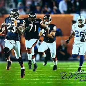 Devin Hester Signed 16x20 Chicago Bears Photo JSA