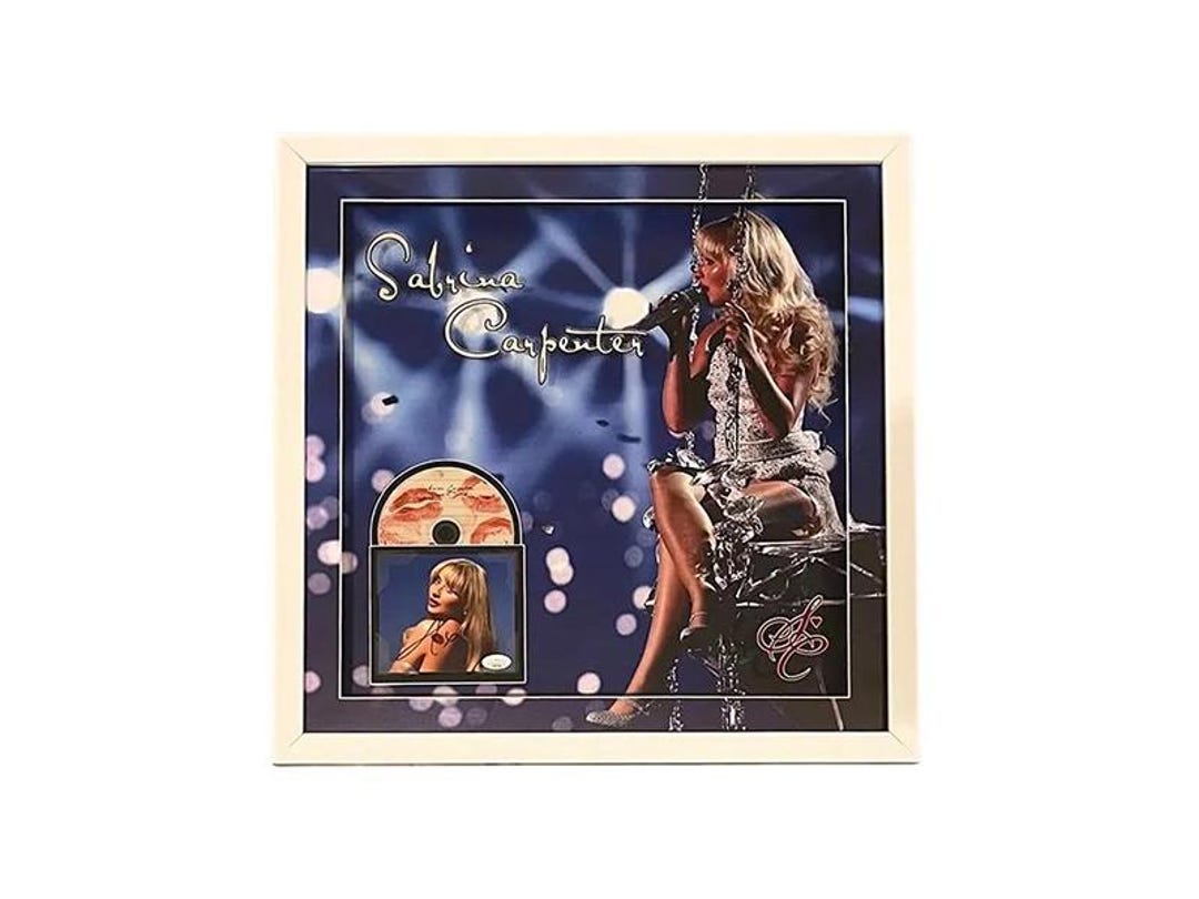 ラスト1点！ Sabrina Carpenter 直筆サイン ラミネートのセット ラスト1点！ Sabrina Carpenter 直筆サイン ラミネートのセット ラスト