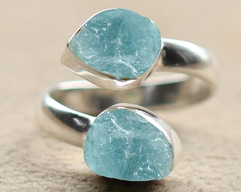 Anillo de aguamarina cruda: anillo bohemio ajustable hecho a mano en plata de ley 925.