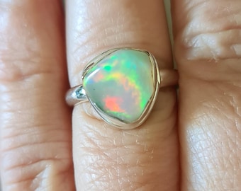 手作りエチオピアオパールリング：925スターリングシルバーレディース