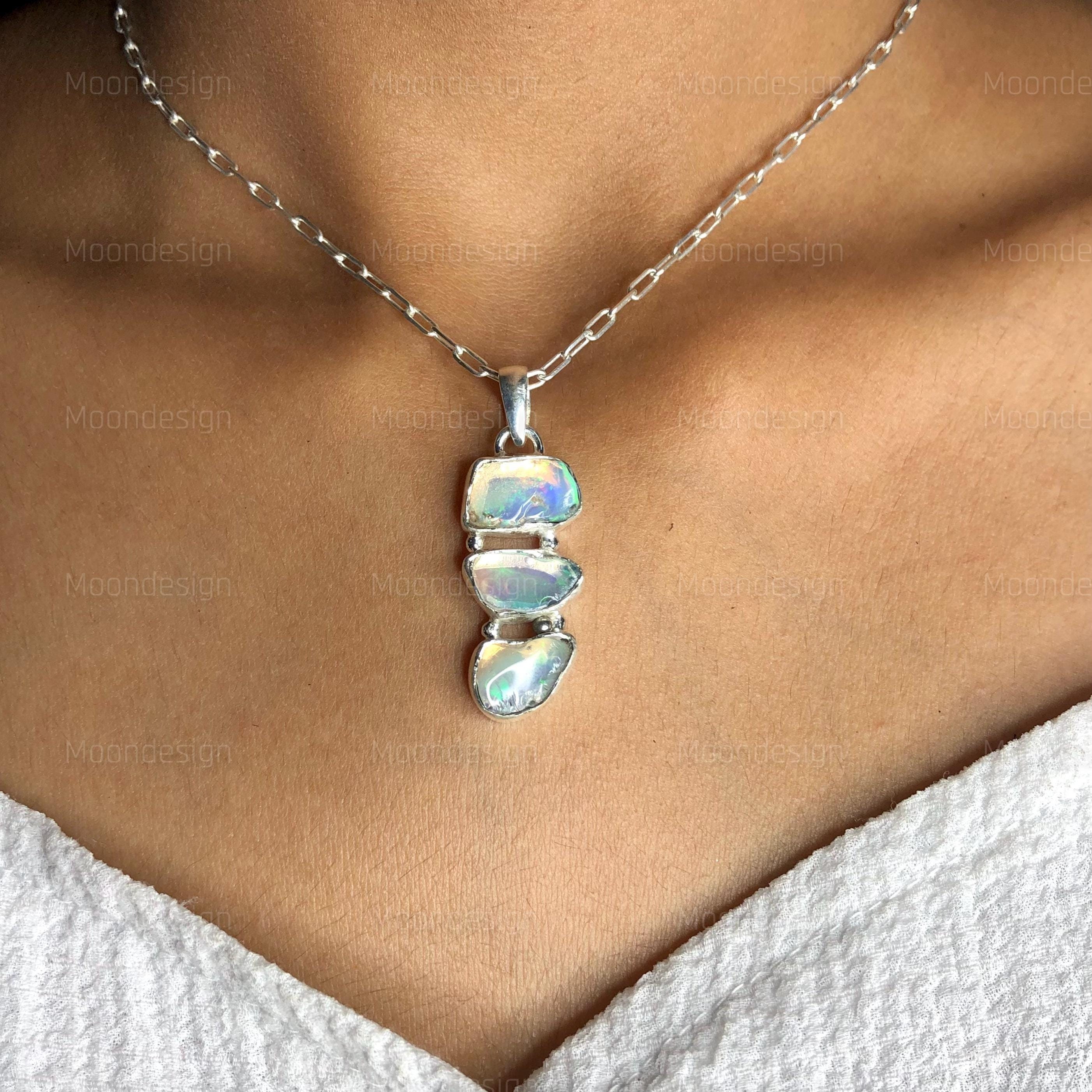 Pendentif En Opale D'Éthiopie (7,4g) - Pierre Bleue Ovale Sur Monture Laiton - Occasion