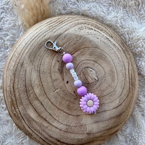 Porte clé personnalisé pour femme avec fleur grise, kaki, beige, rose, violette amie tata marraine cousine sœur
