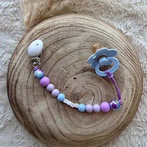 Personalized pacifier clip for baby girl in purple and blue, flower beads, purple thread
