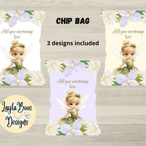 Peut inclure: Trois designs imprimables pour des sacs de chips représentant une fée aux ailes vertes et à la robe verte, entourée de fleurs blanches et violettes. Le texte "Ajouter votre propre message ici" est inclus sur chaque design.