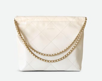 Bolso de hombro acolchado de piel con cadena - 100% piel auténtica color blanco roto FREYA ESTEPHAN