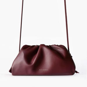 Pouch mit Schulterriemen Schultertasche Umhängetasche - 100% echtes Leder dunkelrot / burgundy/ bordeaux FREYA ESTEPHAN