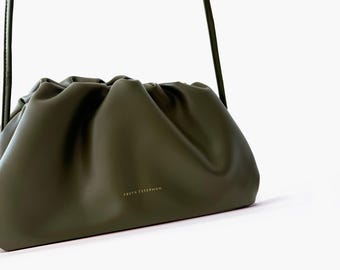 Pouch mit Schulterriemen Schultertasche Umhängetasche - 100% echtes Leder Dunkelgrün FREYA ESTEPHAN