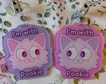 Acrylbadgetag: I'm With Pookie-tag voor acrylaccessoires