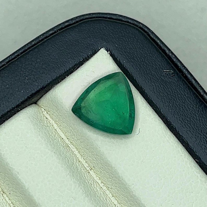 Bright Green Zambian Emerald: 2.25 Carat Trillion Cut Gemstone - Etsy