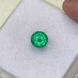 Fine natural emerald round 1.5carat 6.7mm Clean ,Top Luster emerald  high quality Zambian emerald Earthmined Round Emerald