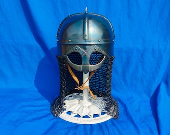 ハンドメイドのグネズドヴォタイプ2ヘルメット：軟鋼と真鍮の