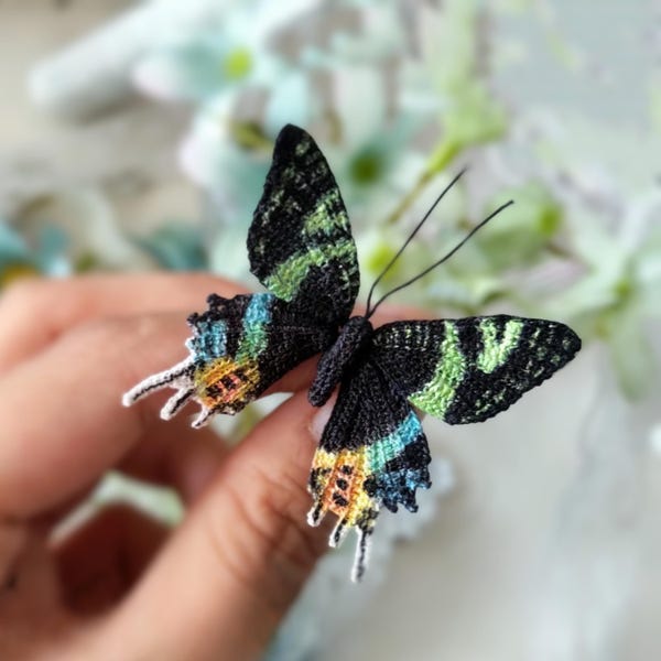 Schema all'uncinetto per falena cometa: farfalla amigurumi, tutorial video (schema PDF)