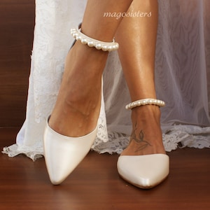 Women&#39;s bridal shoes/ Handmade IVORY leather flats/ Wedding ballet pumps/D&#39;Orsay flats/ Bridal pearl shoes/ Ballerina bridal shoe/ TRES CHIC