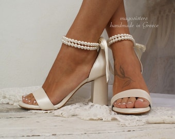 Sandalias de boda de tacón de bloque MARFIL / Tacones de marfil hechos a mano / Zapatos de novia / Zapatos de novia de perlas / Tacones de novia de marfil LINDA