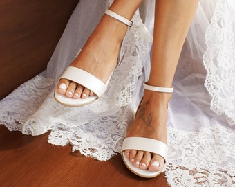 Bruiloft sandalen/bruidsschoenen/schoenen voor bruid/handgemaakte bruidssandalen/ivoren strand bruiloft sandalen/trouwschoenen/ '' RENATA"