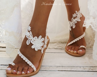 Fatto a mano su ordinazione/ sandali in pizzo/ sandalo da sposa/ scarpe da sposa/ sandali da sposa bianchi/ sandali in pizzo piatto/ sandali da spiaggia/ "FIORI DI CAMPO"