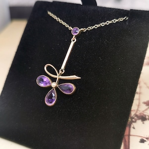 Early 20th Century, 9ct Yellow Gold Antique Art Deco Amethyst and Pearl Floral, Foliate Necklace Drop Bar Pendant.