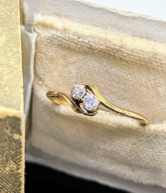 18ct, 18k .750 Yellow Gold Old Cut Diamond Twist Toi Et Moi Ring 