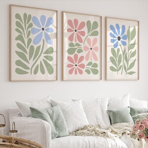Póster floral en rosa pastel y azul cielo, juego de 3 impresiones de arte mural para guardería, impresión digital de flores bohemias, decoración botánica minimalista y moderna.