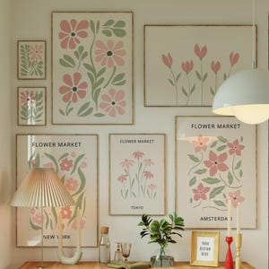 Conjunto de arte mural floral en rosa pastel y verde salvia, conjunto de 7 impresiones botánicas digitales, póster de flores bohemias imprimible, mercado de flores rosa claro