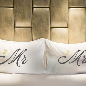 Mr & Mrs mikrofaser bedruckte Kissenbezug, 2er Set, Hochzeitsgeschenk, Jubiläumsgeschenk, Verlobungsgeschenk, Valentinstagsgeschenk, Housewarminggeschenk