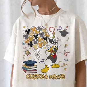 Puede incluir: Un juego de tres tazas de cer&aacute;mica con un acabado mate moteado. Las tazas son en tonos crema, gris claro y gris oscuro. Cada taza tiene un dise&ntilde;o simple y minimalista, ideal para caf&eacute; o t&eacute;.