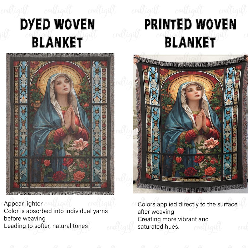 Puede incluir: Dos mantas tejidas una al lado de la otra, una te&ntilde;ida y otra estampada. Cada una presenta una imagen de estilo vidriera de una mujer con velo azul, con las manos juntas en oraci&oacute;n. La manta te&ntilde;ida tiene tonos m&aacute;s suaves, mientras que la estampada tiene colores m&aacute;s vibrantes. El texto dice "DYED WOVEN BLANKET" y "PRINTED WOVEN BLANKET".