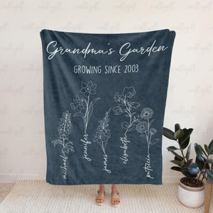Personalized Birthmonth Grandma'S Garden Throw, Dad Grandpa Blanket, Blanket Gift For Nana, Grandma Grandpa Custom Letter Gift Throw, BYA322