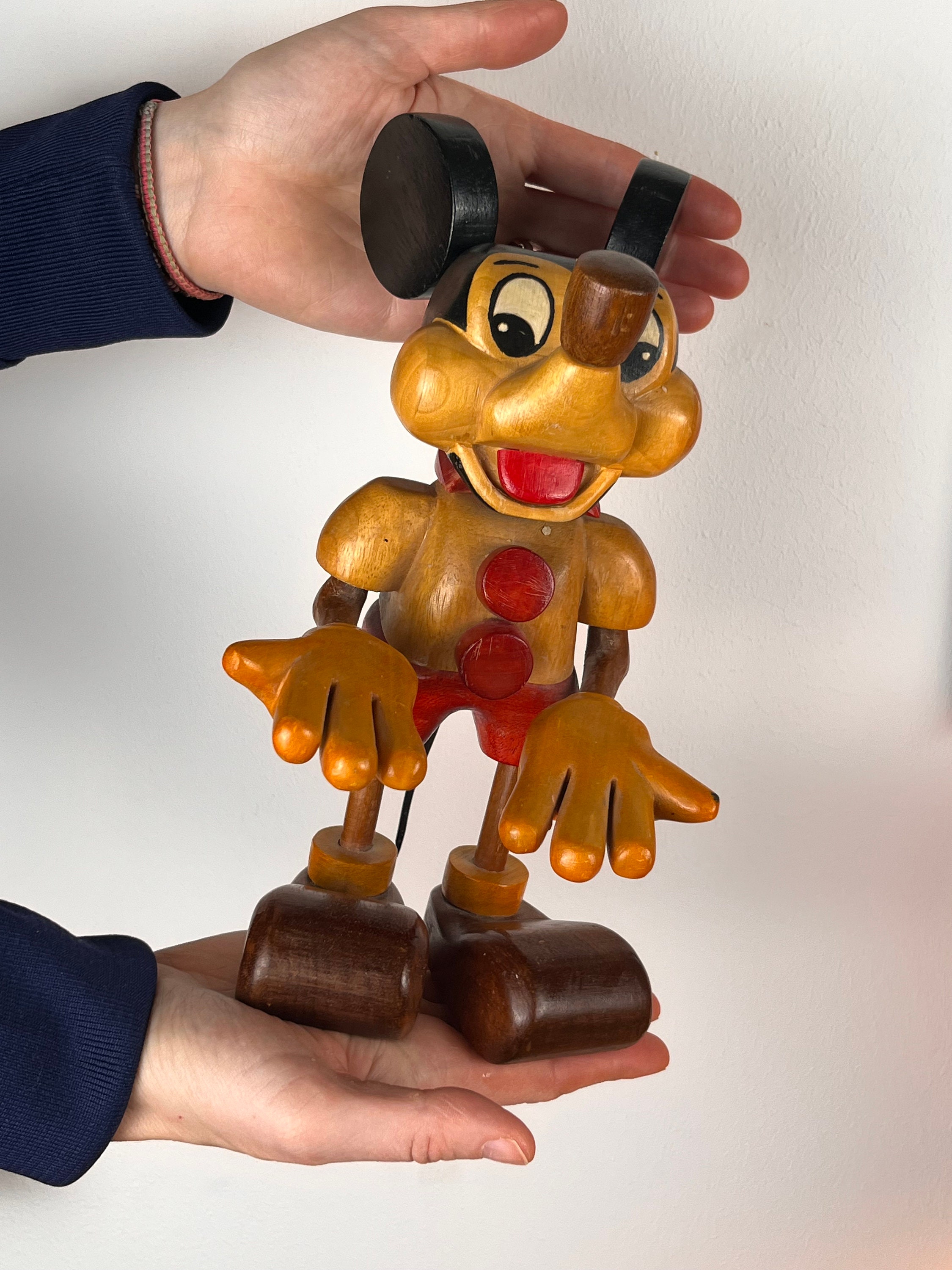 ミッキーマウスの置物 - ヴィンテージの手彫りのディズニーの置物