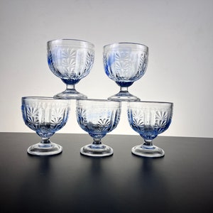 Vintage Set von 5 Glasfuß Dessertschalen, Pressglas -  Eiscreme - DDR