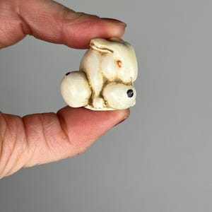 Japanese Netsuke – Rabbit (Usagi) – Vintage – Resin – Signed – Asian Art – Modern Reproduction – Asian Art