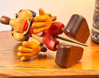 ミッキーマウスの置物 - ヴィンテージの手彫りのディズニーの置物