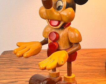 ミッキーマウスの置物 - ヴィンテージの手彫りのディズニーの置物