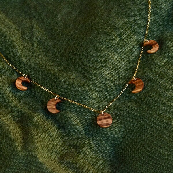 Moon phase necklace gold + olive wood